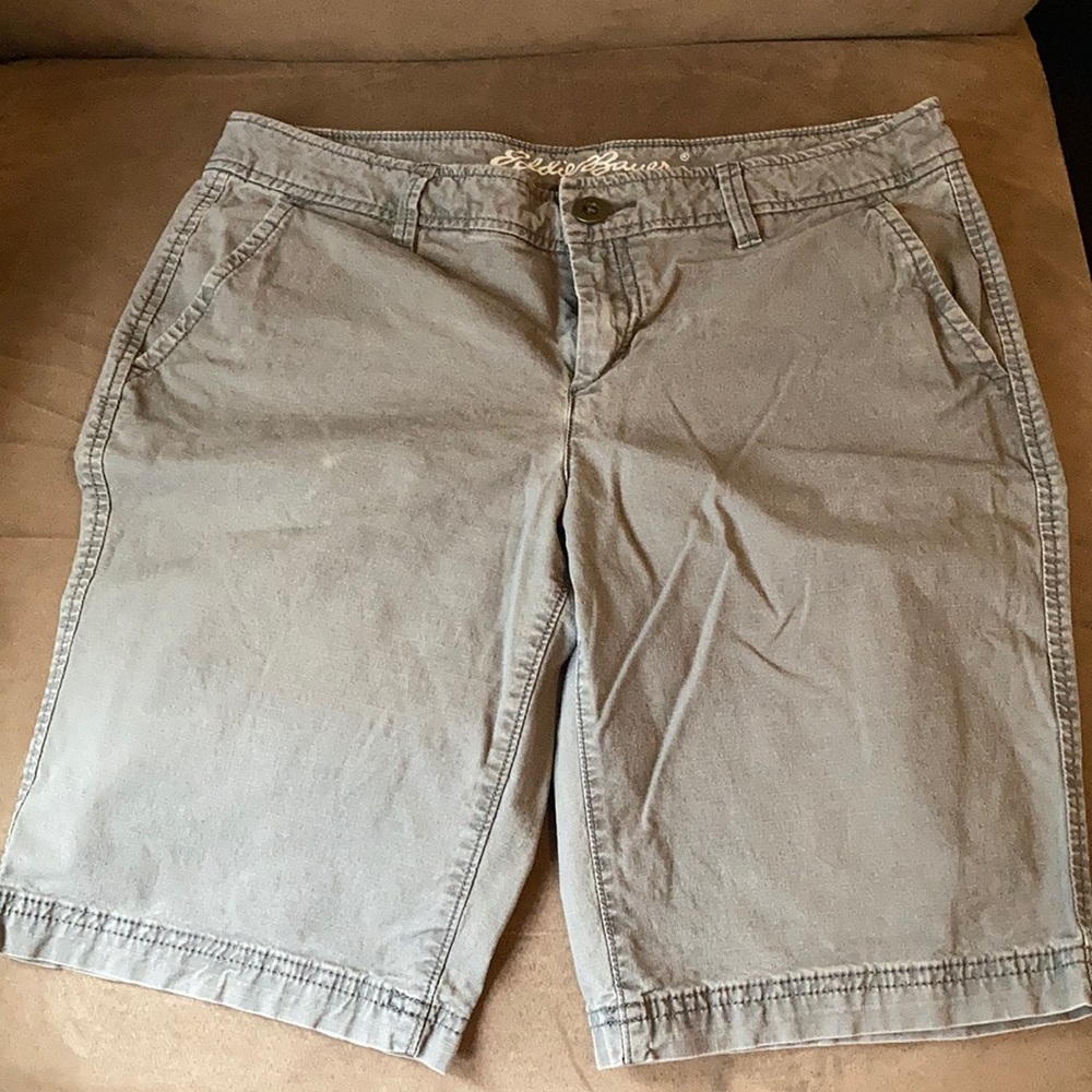 Eddie Bauer ladies shorts. Grey